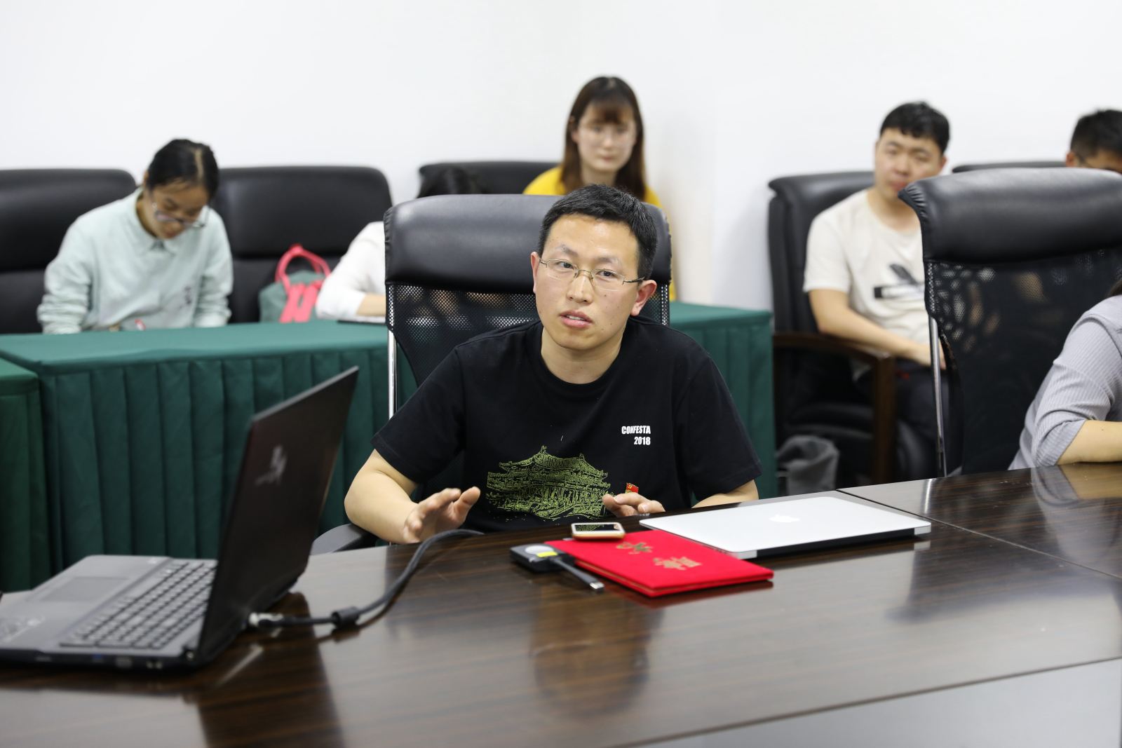 重温五四岁月，勇担科技重任——软件科学与技术系党支部、软件低年级本科生党支部联合组织生活