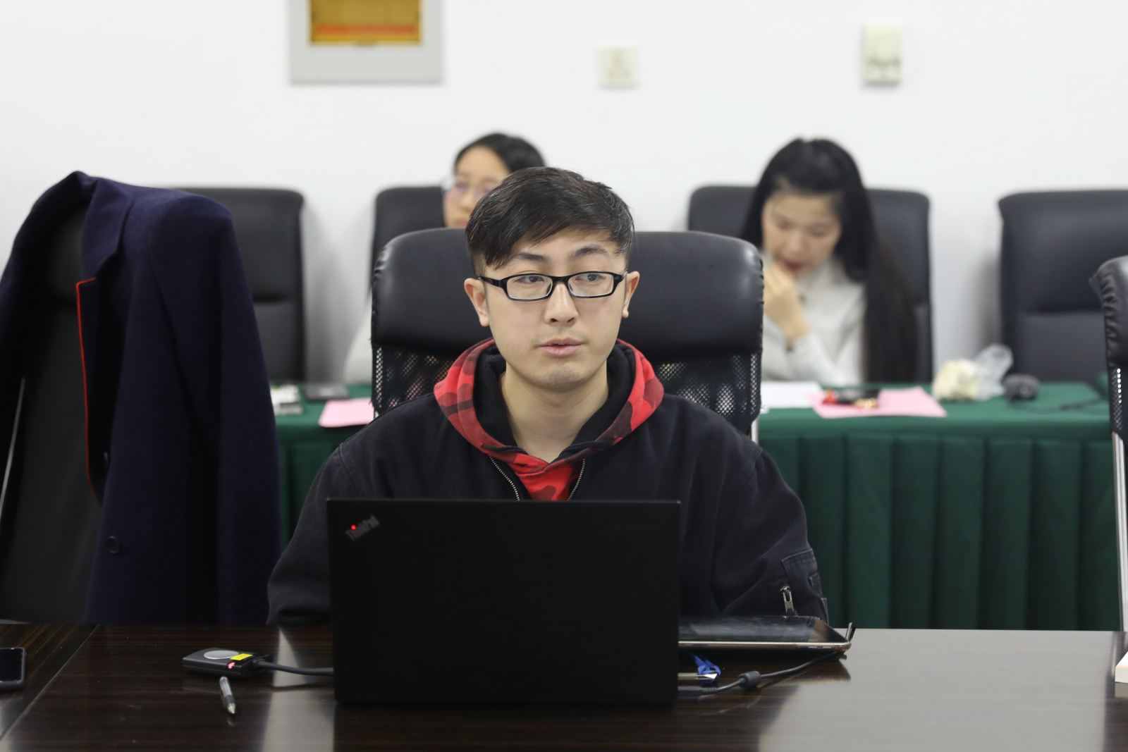 世俱杯sjb官网党委召开支部书记述职交流会