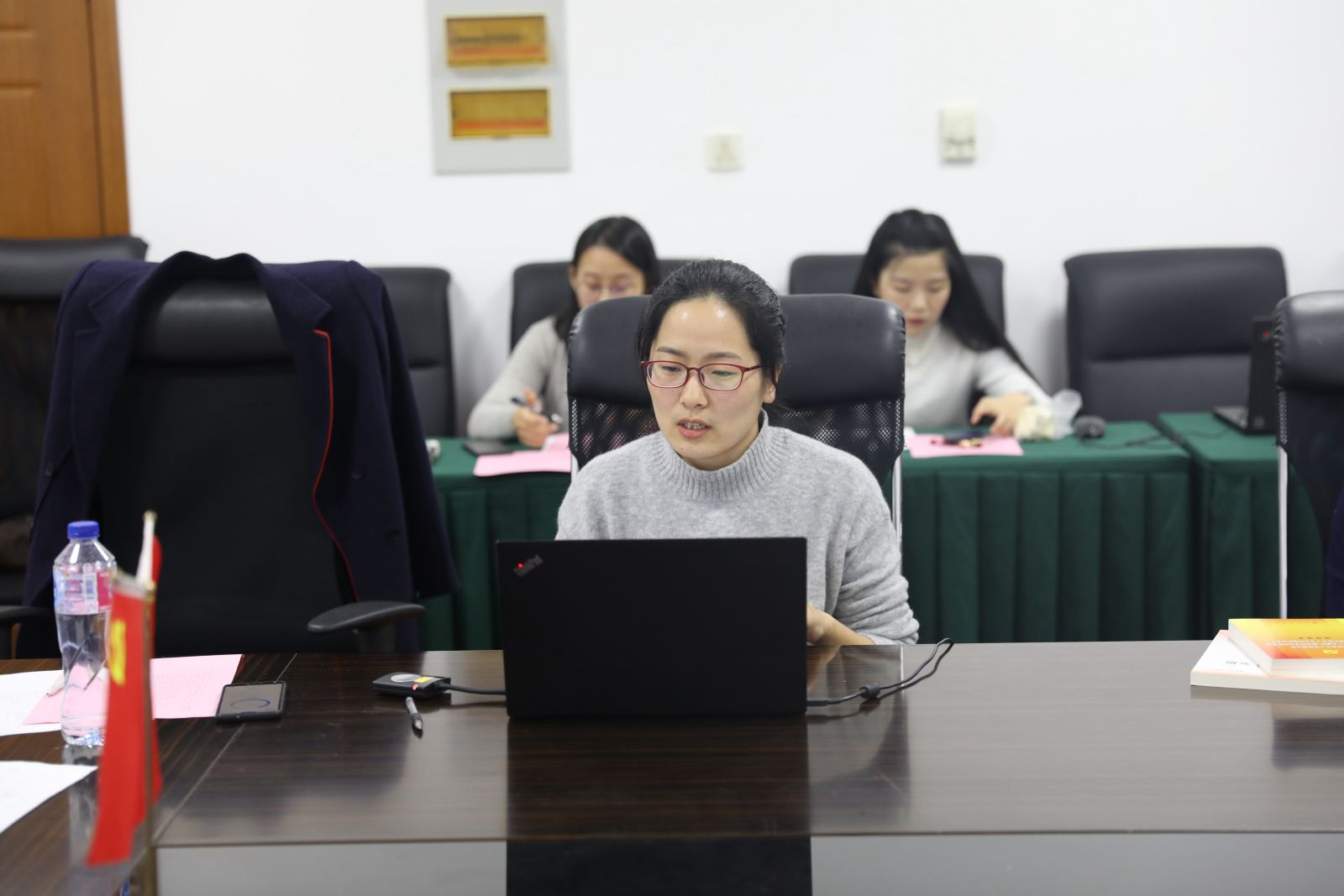 世俱杯sjb官网党委召开支部书记述职交流会