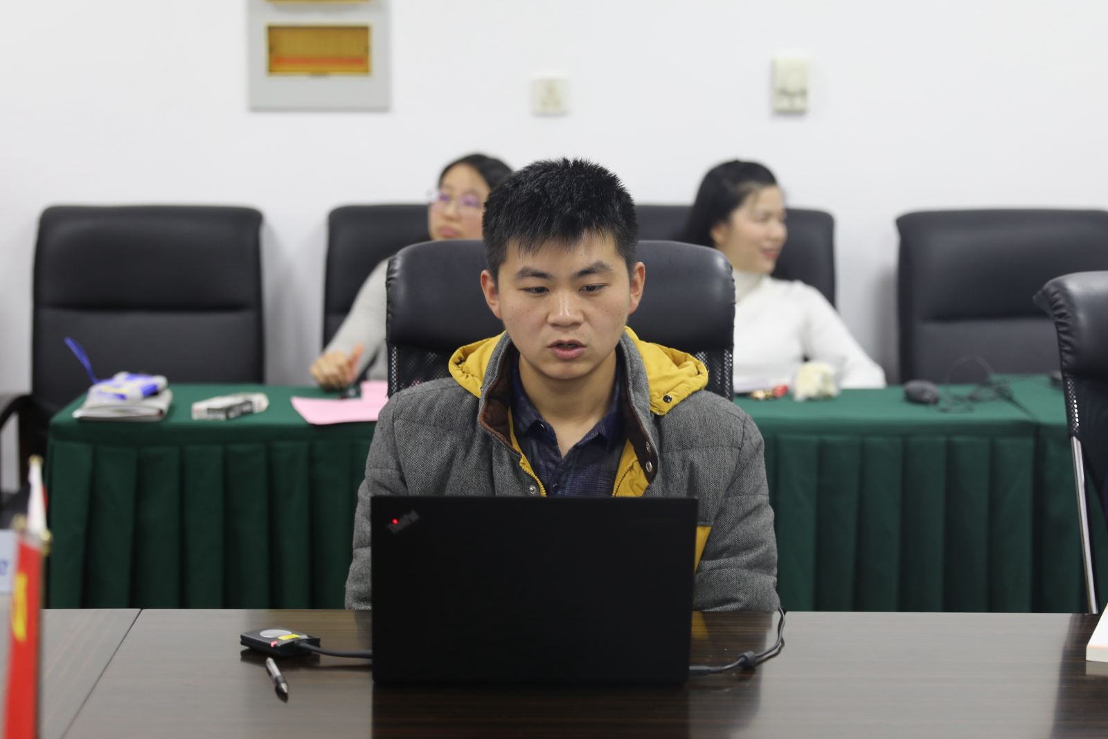 世俱杯sjb官网党委召开支部书记述职交流会