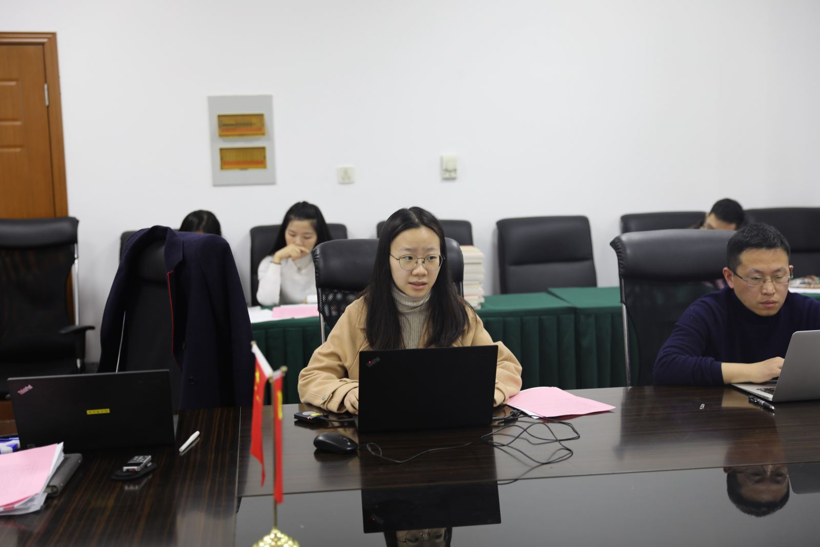世俱杯sjb官网党委召开支部书记述职交流会