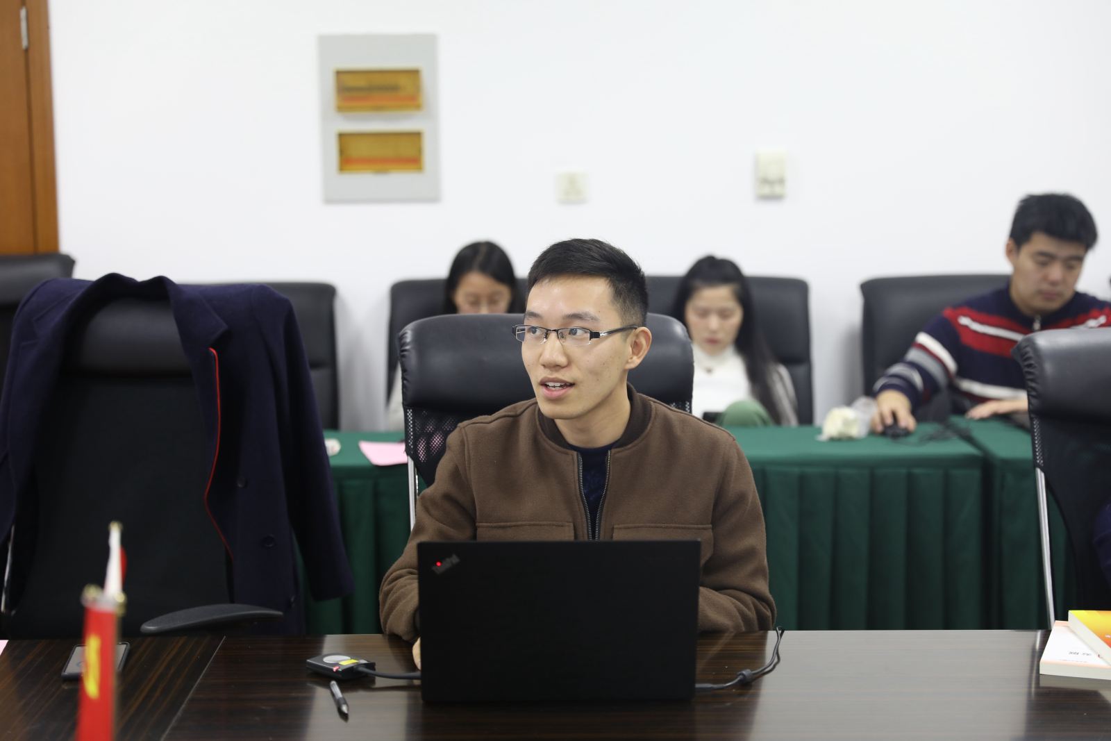 世俱杯sjb官网党委召开支部书记述职交流会