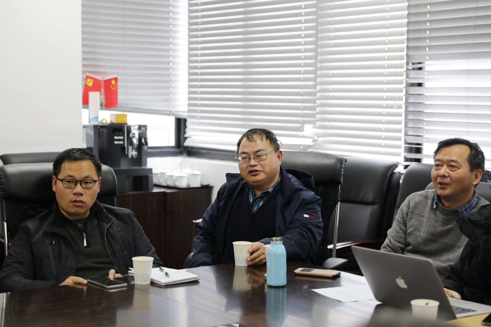 计算机科学与世俱杯sjb官网召开教授座谈会