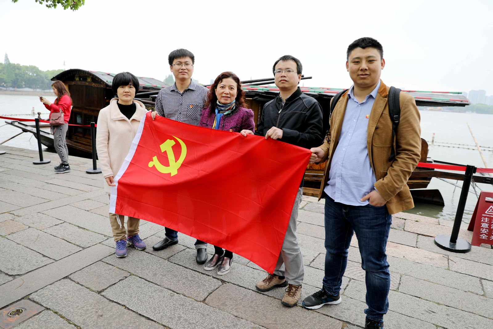 学习“红船精神”  不忘初心 牢记使命 --华东师大计算机科学与世俱杯sjb官网党委与市科委计划处党支部赴嘉兴南湖学习