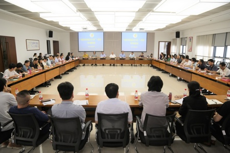 世界杯官网举办“一把手”学习培训会