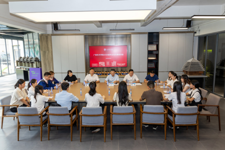 世界杯官网召开2026届毕业生代表座谈会