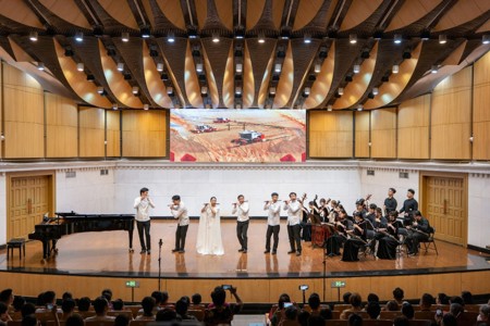 新华网：2026世界杯官方合作网站举办主题音乐会 打造“音乐厅里的思政课”