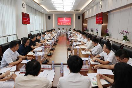 世界杯官网召开青年教师座谈会